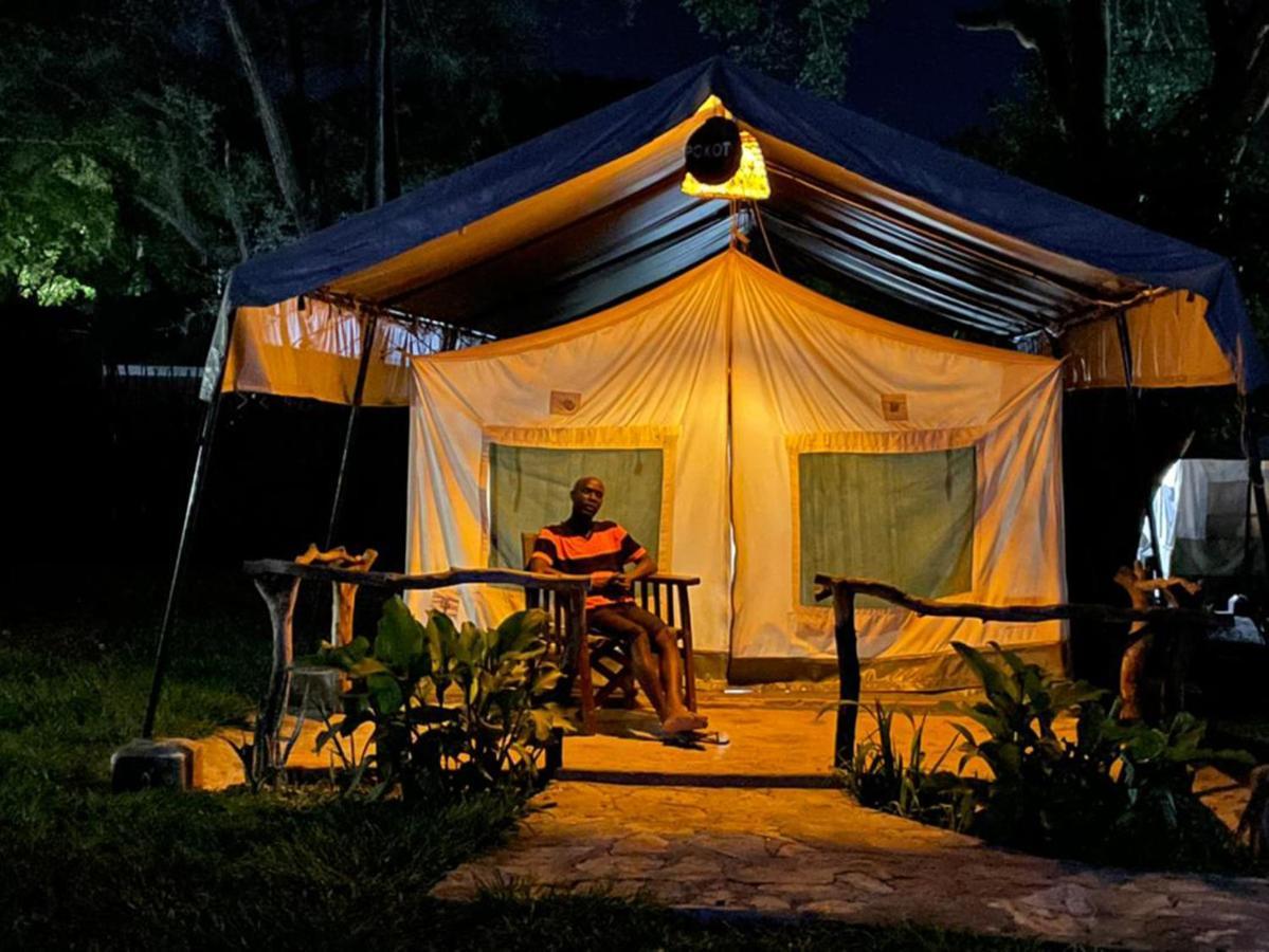 Moroto Kara-Tunga Safari Camp Bed & Breakfast エクステリア 写真